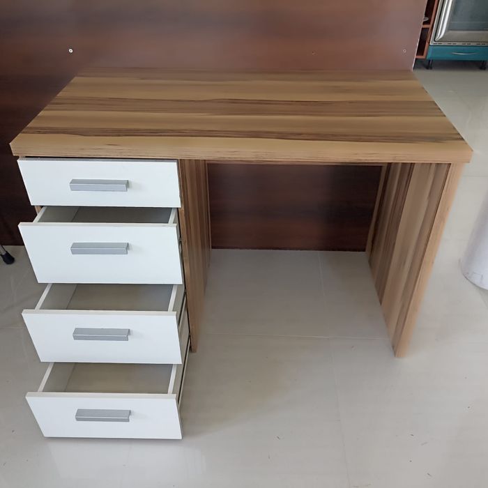 Biurko narożne czarne gamingowe biuro IKEA