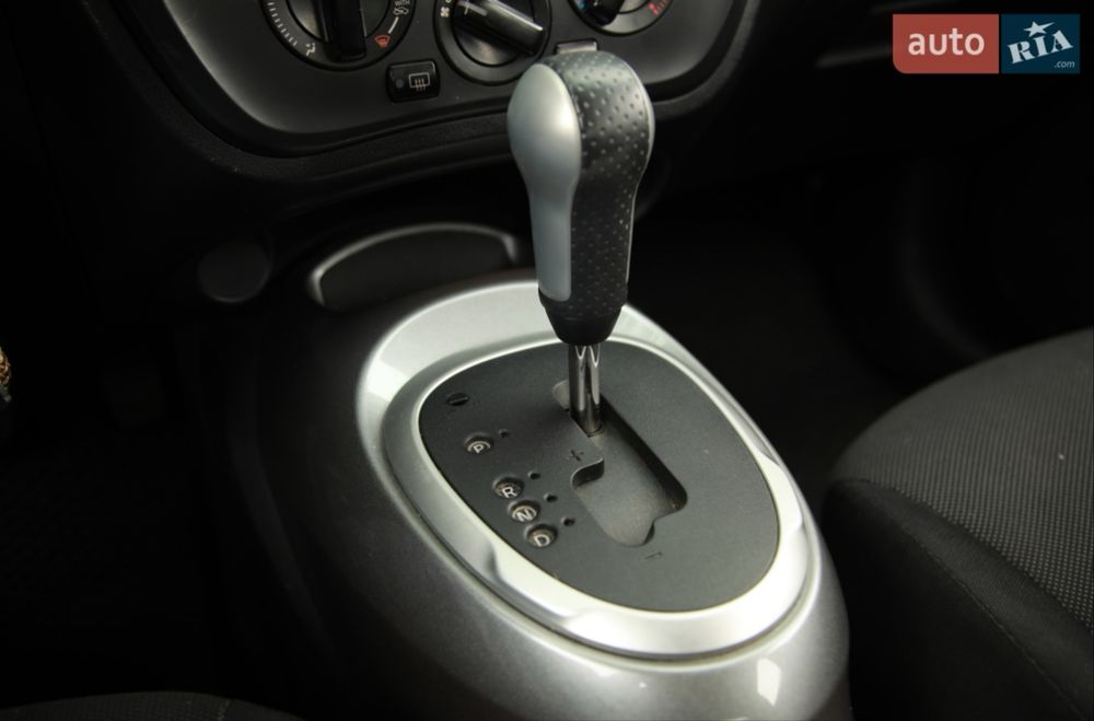 Nissan juke 2014 год