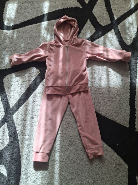 Спортивний костюм для дівчинки