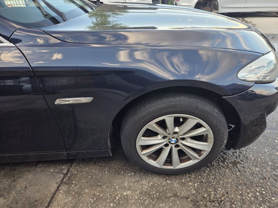 Błotnik prawy przedni BMW F10 F11 Imperialblau A89 przód w kolor oryginał