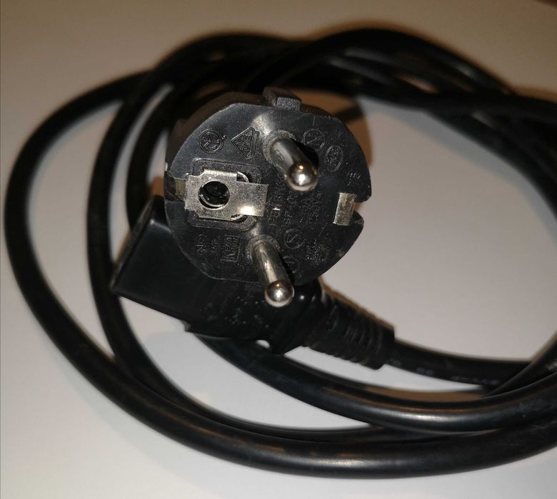 Kabel przewód zasilający, wtyczka IEC, kątowy, długość 1,7m