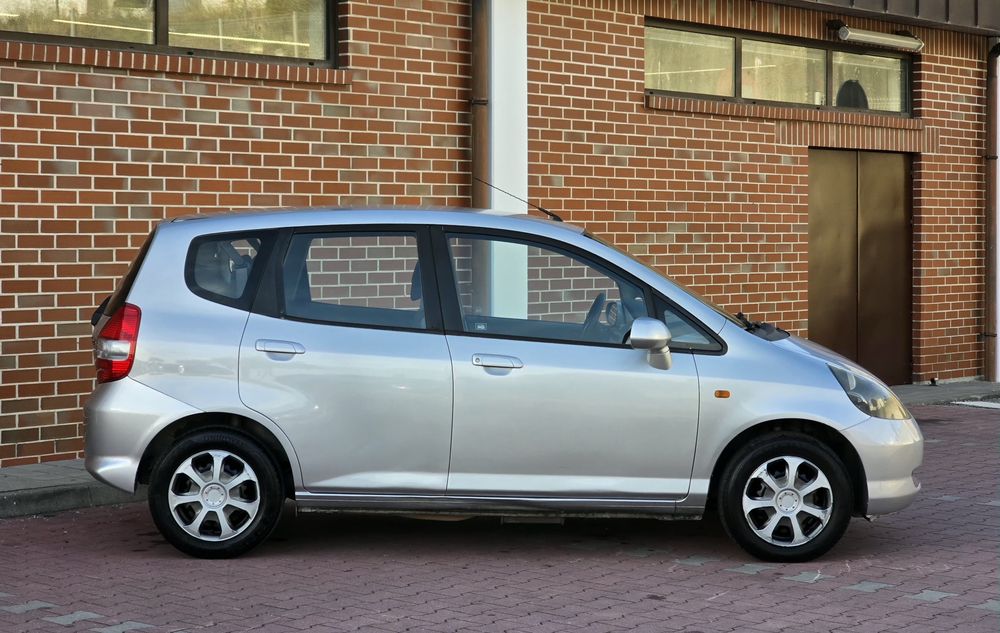Honda Jazz 1.2 i-DSI 78cv |  AR CONDICIONADO