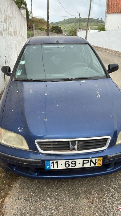 Vendo carro para peças com motor a trabalhar