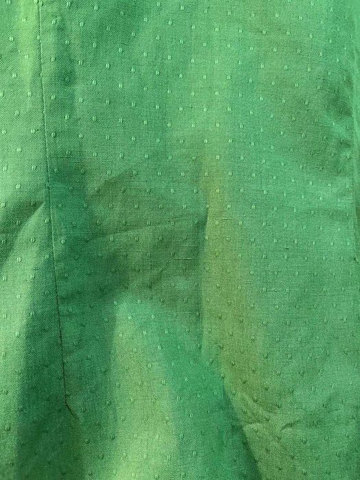 Красива вишита блузка