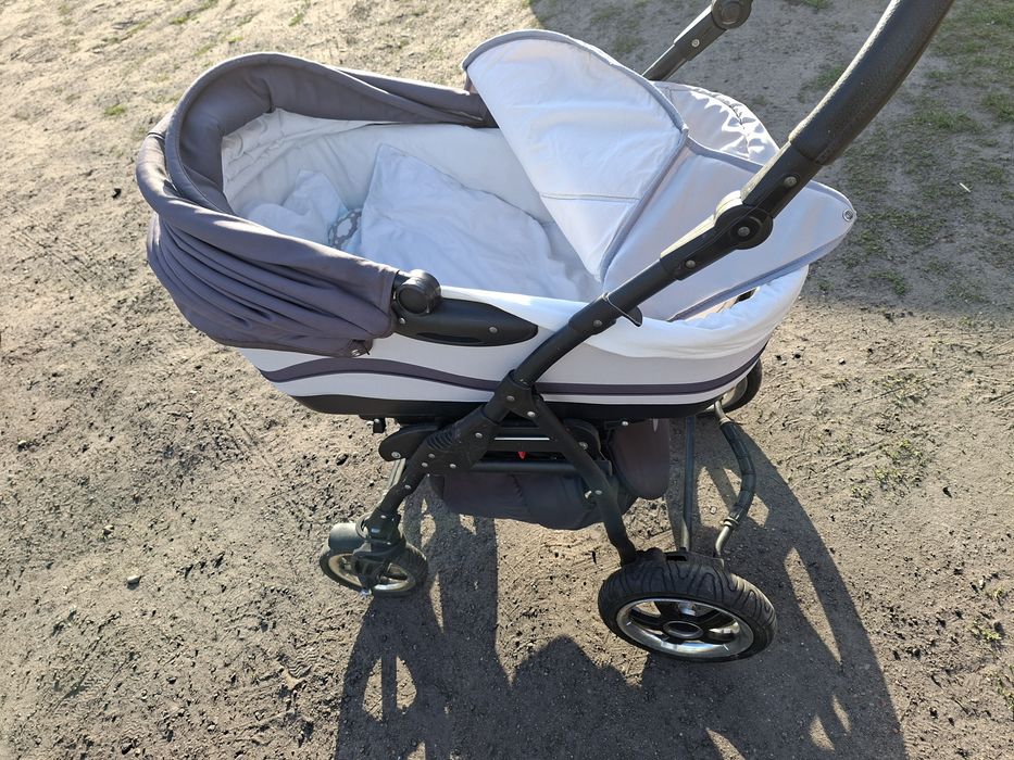 Wózek z dużą gondola