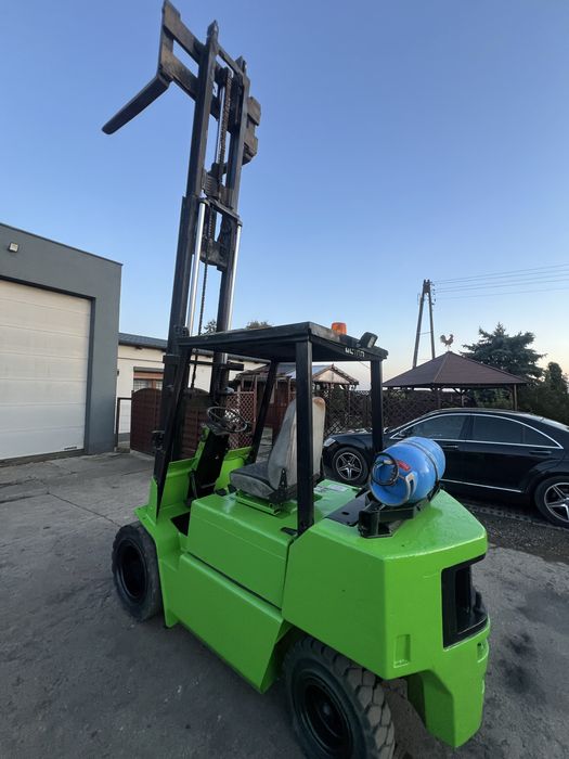 Wózek widłowy CLARK