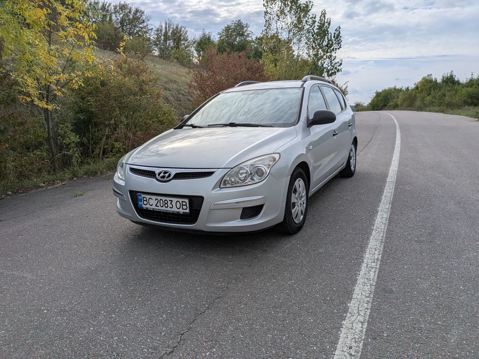 Hyundai i30 cw 1.6 бензин