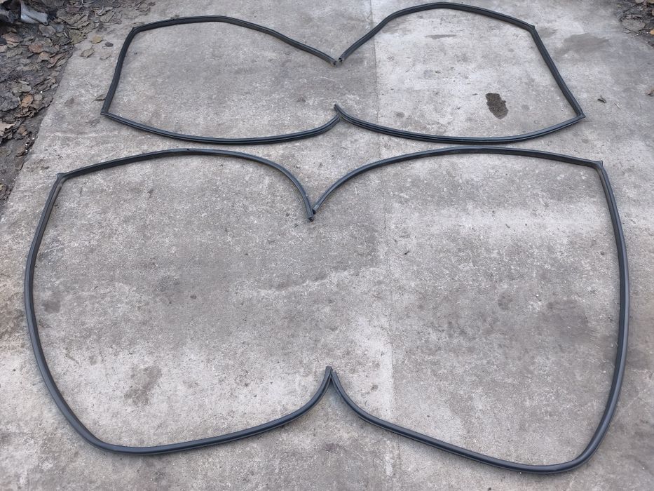 Продам уплотнители дверей на nissan x-trail t30