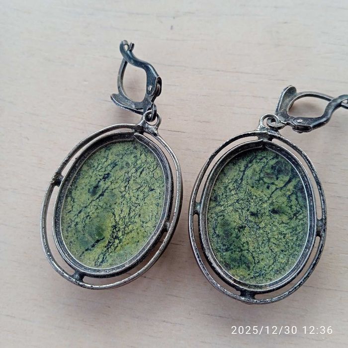 Продам бижутерию .серебро