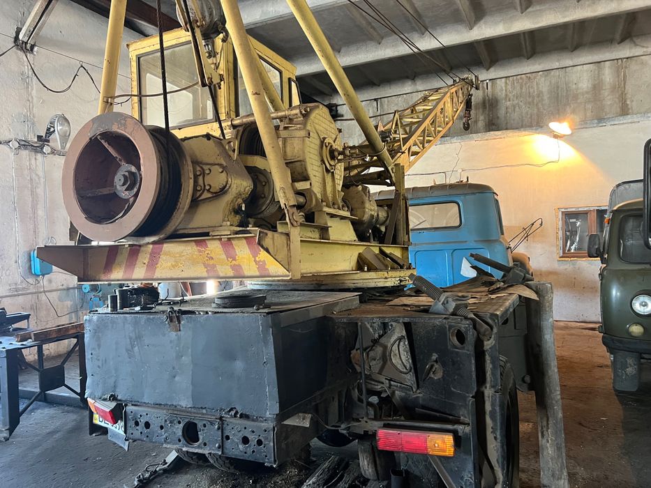 Кран на базі ЗІЛ 130