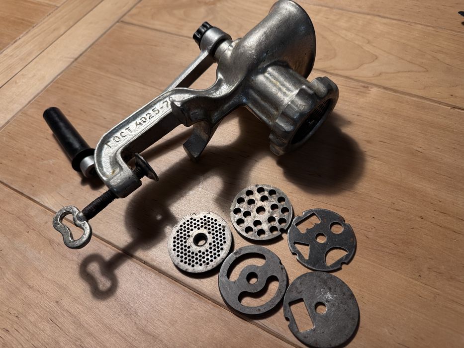 Stara radziecka maszynka do mielenia mięsa ROCT 4025-78 Warszawa