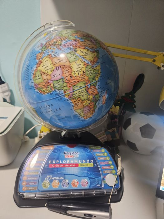 Globo de estudo interativo