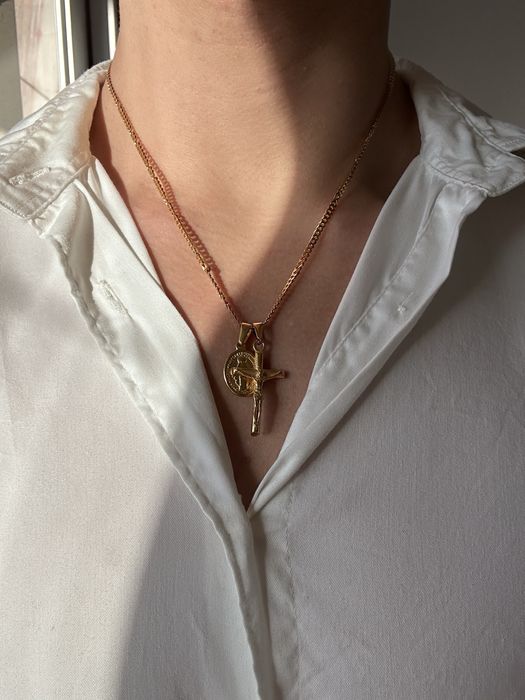 Colar dois pingentes cruz  maria e jesus