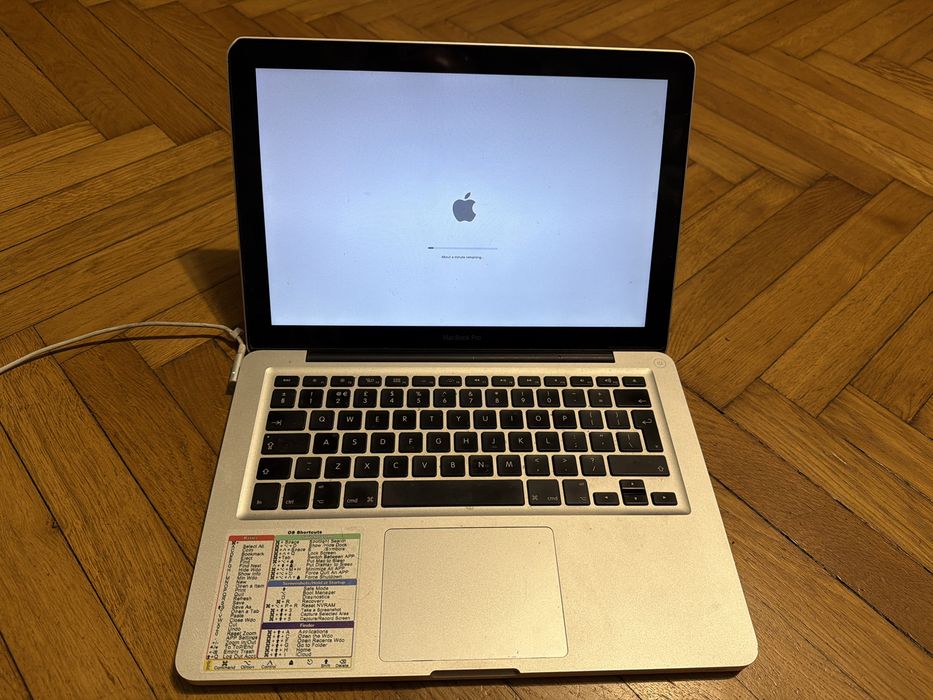 MacBook Pro 4GB (13 cali, mid 2012 r.2,5 GHz Intel Core i5