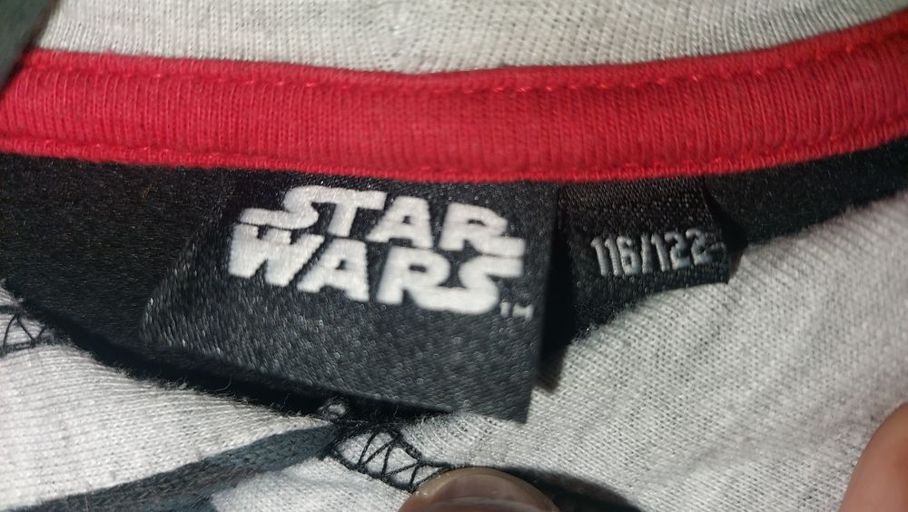 Sweat com capuz Star Wars Lucas film
Tamanho 6/7 anos