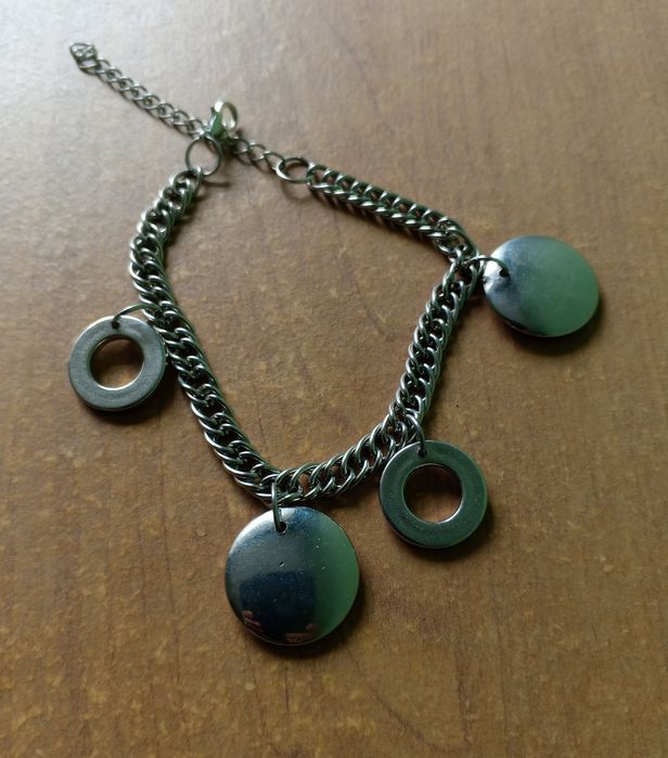 Zestaw 4 bransoletek różnych