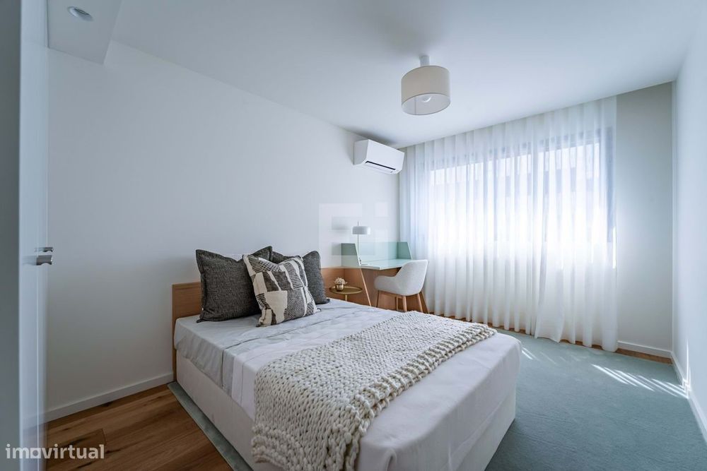 Apartamento T3+1 c/ varanda garagem e arrumos em condomínio c/ ginásio