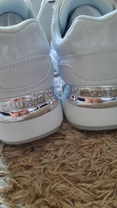 Sneakersy Guess białe