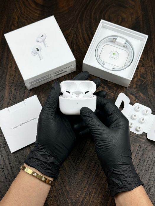 Apple AirPods Pro 3 (2025)