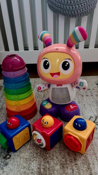 Fisher Price zestaw (robot, piramidka, kostki interaktywne)