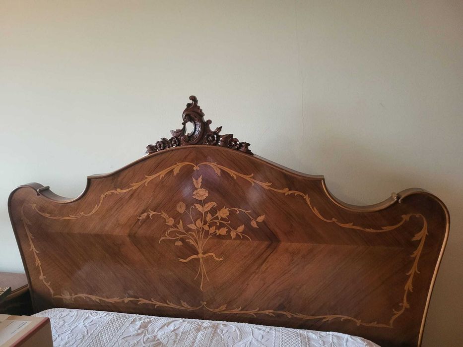 Comoda,cama,guarda roupa,criados mudos,penteadeira,cadeirão