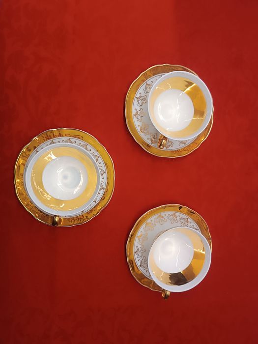 Conjunto de 3 Chávenas de Chá e Pires Antigos da Vista Alegre.