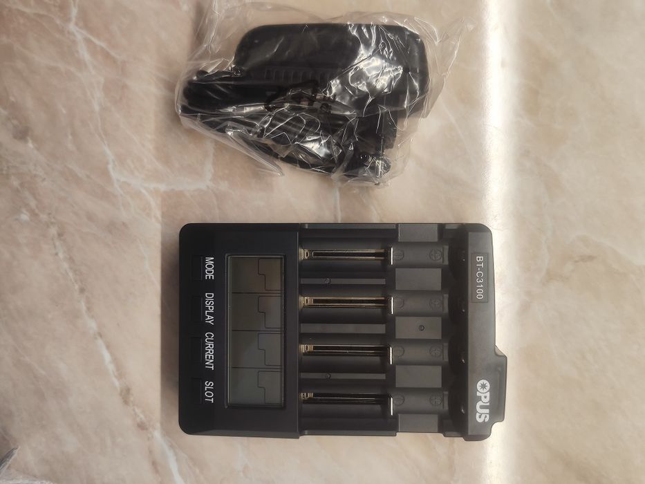 Универсальное зарядное устройство Opus BT C-3100 v2.2