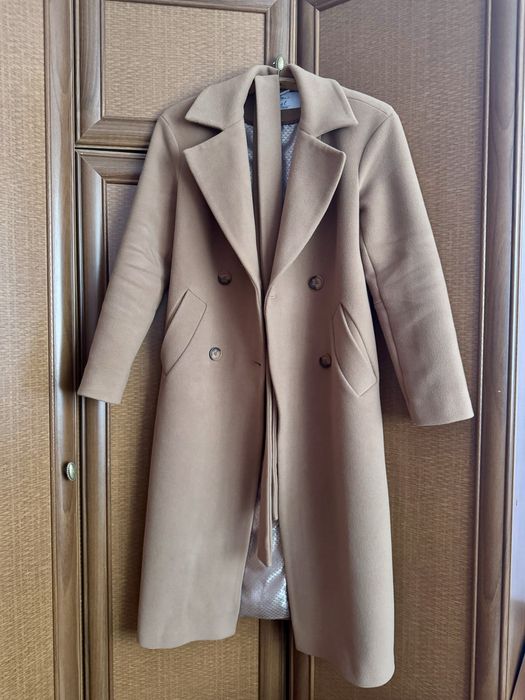 Продається жіноче  кашемірове пальто демісезон