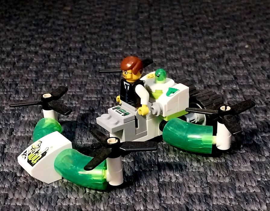 Várias figuras lego