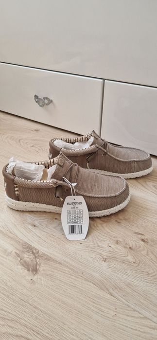 Продам нові сліпони Hey Dude