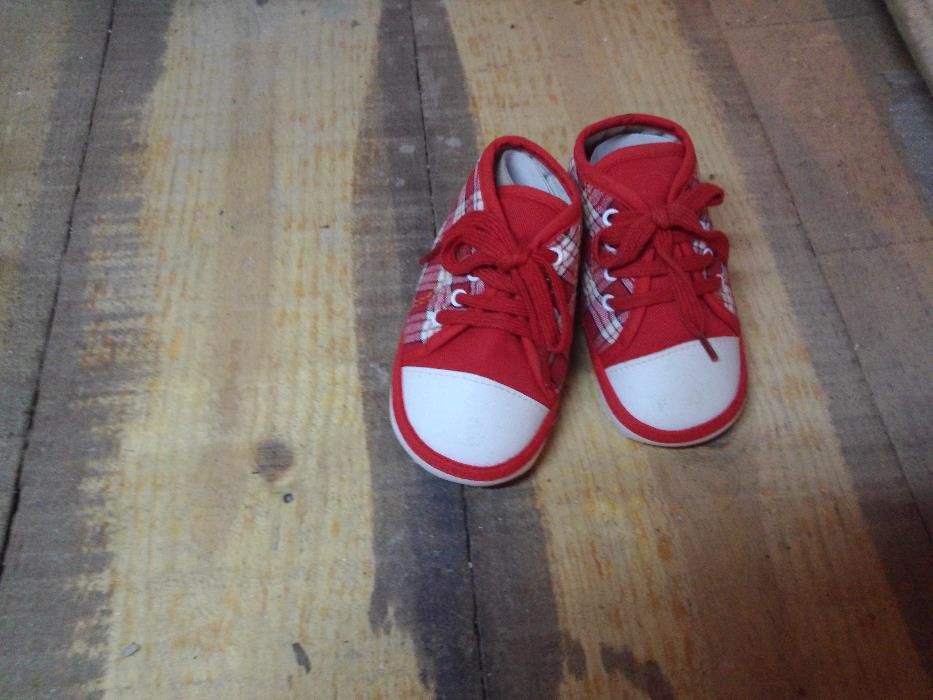 Brinquedos Bebes e botas
