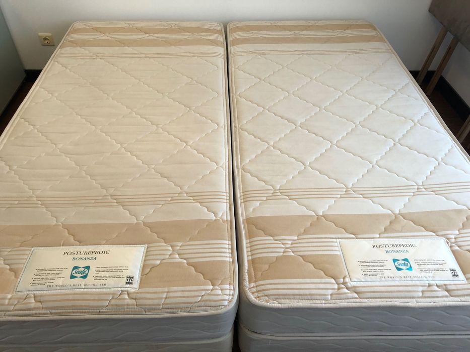 Cama base fixa e colchoe