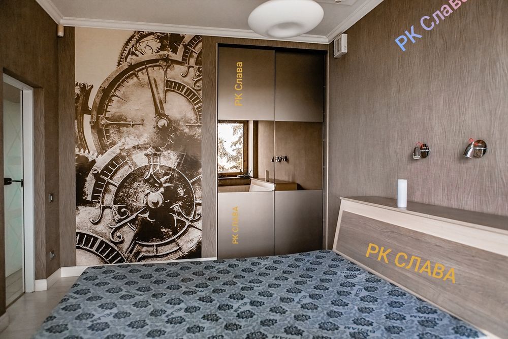 Продам котедж в Безлюдівці з виходом на  озеро і спортивним полем