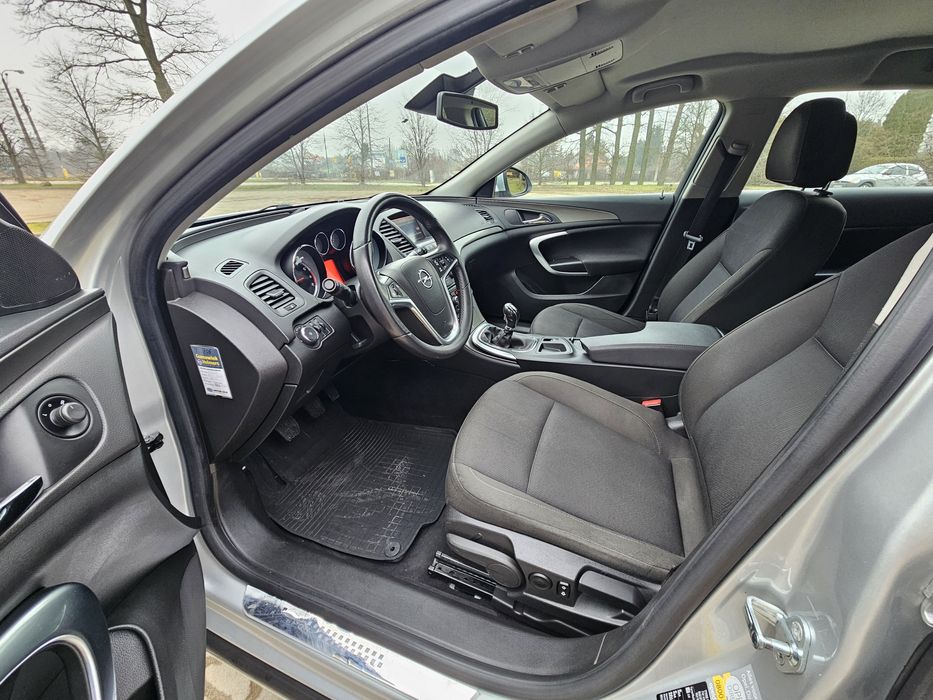 Opel Insignia 1.6 benzyna, 2010r.  ładny, zadbany
