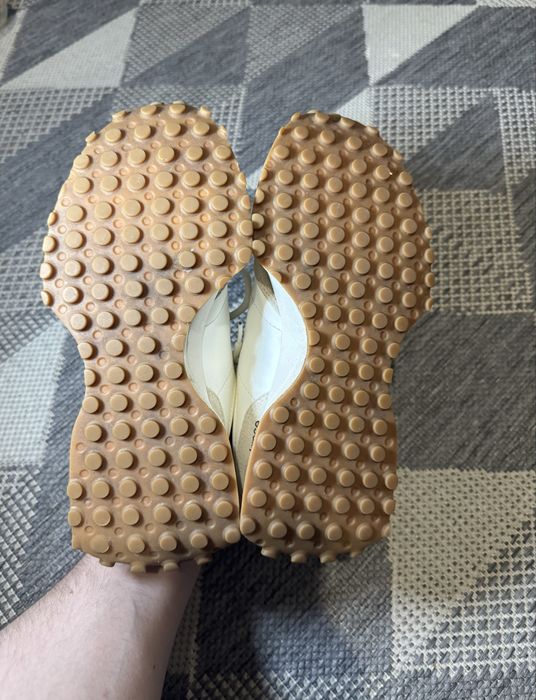 Оригінальні жіночі кросівки New Balance 327