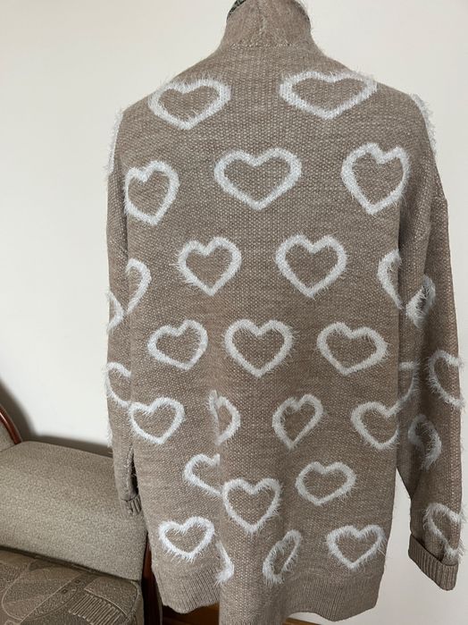 Sweter kardigan rozm S w serduszka