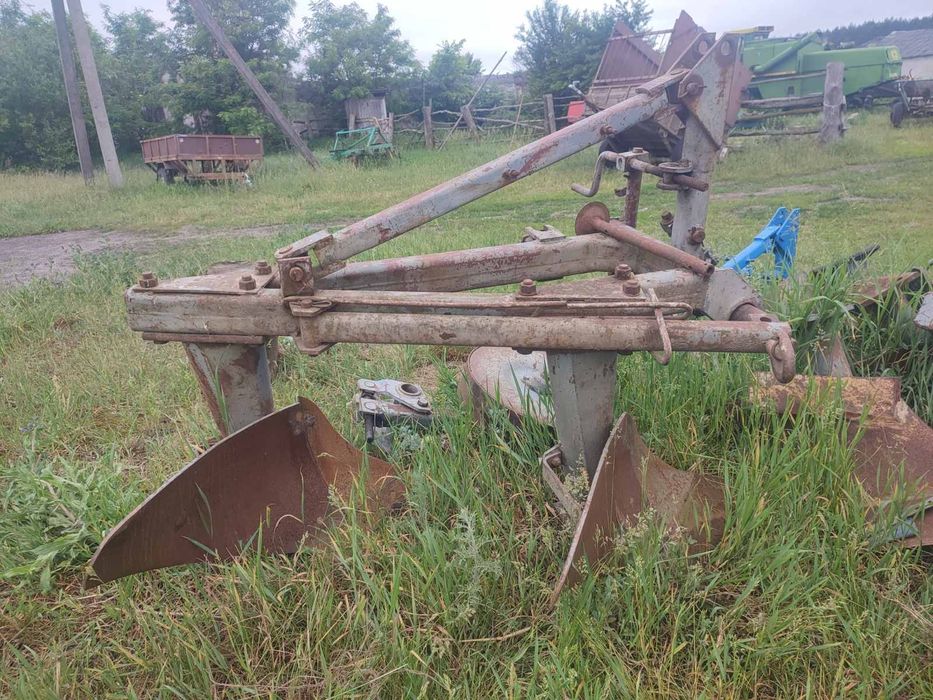 Плуг 2 корпусний