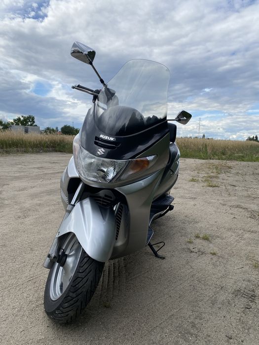 Suzuki Burgman AN 400 maly przebiegskuter motocykl super stan