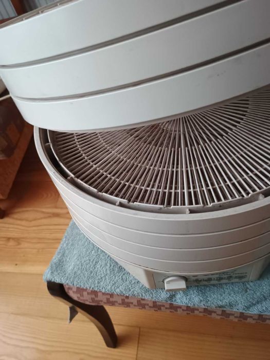 Сушарка для фруктів ezidri. Дегидратор