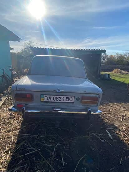 Продаєця ВАЗ 2103