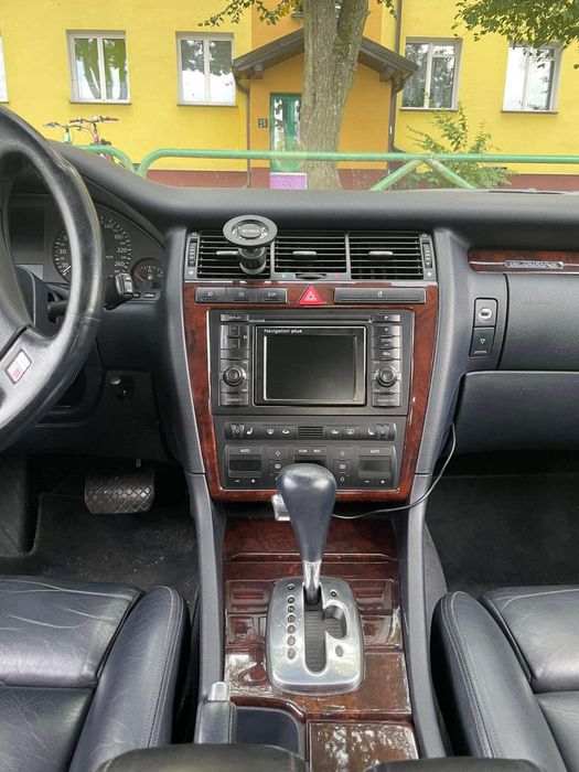 Audi A8 D2 4.2 Mega