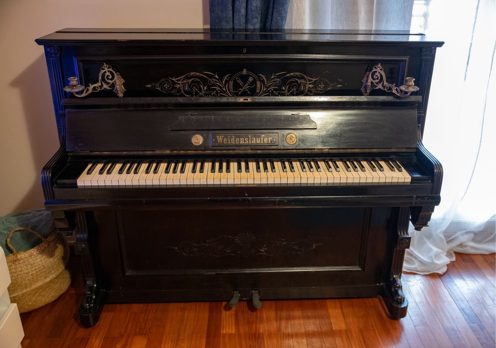 Piano clássico Vertical