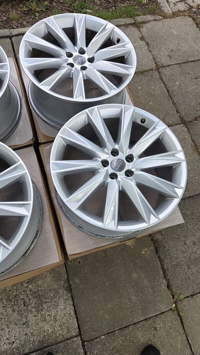 Oryginalne felgi aluminiowe AUDI 20" Lamina OE