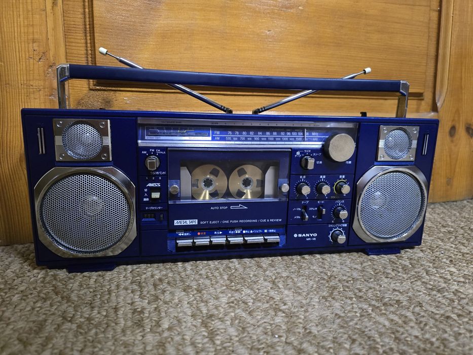 Sanyo m 7900 Магнитола Sanyo mr v 8