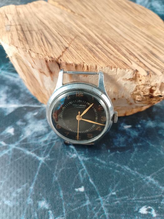 Часы Спортивные механические 17 камней стоп секунда.Обслужены