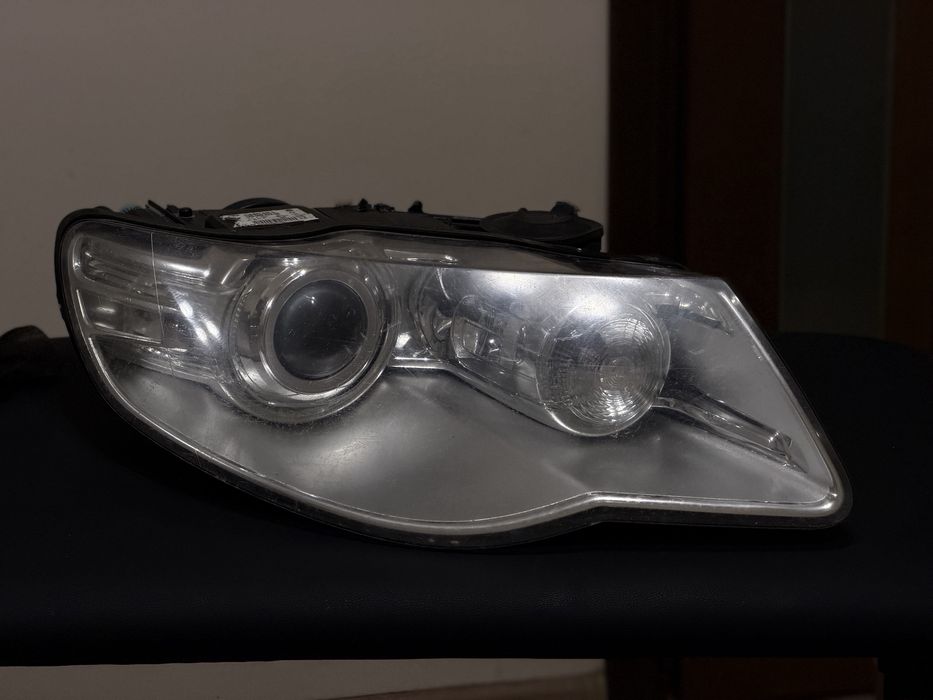 Фари на Volkswagen Touareg 7L