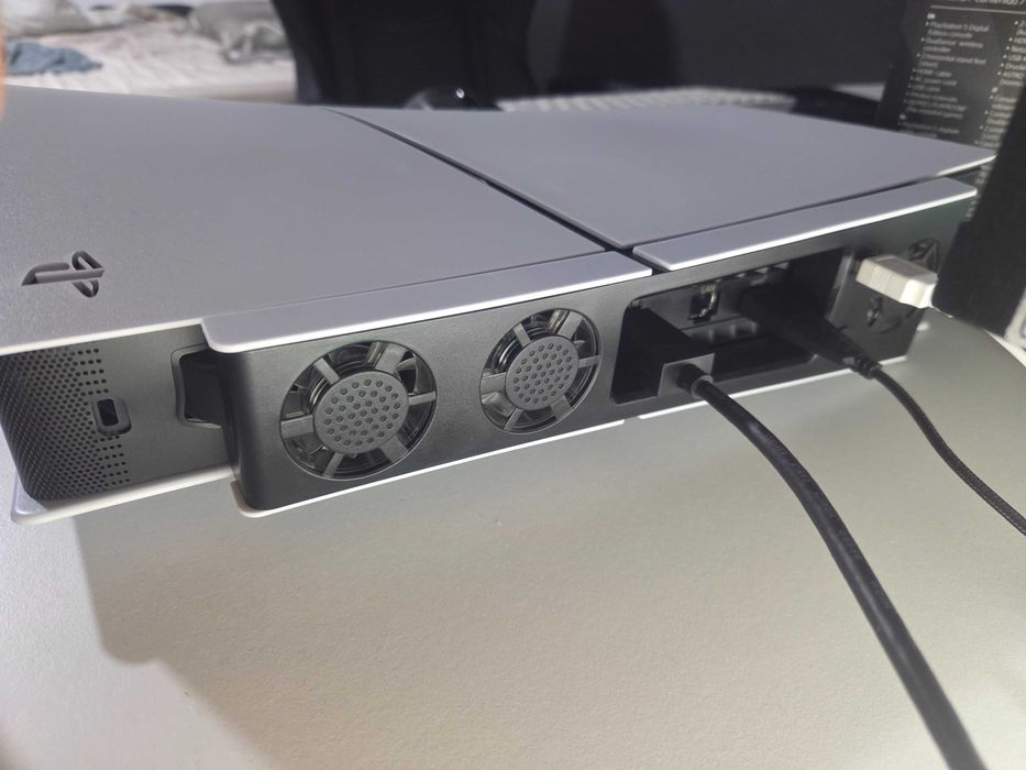 Vendo PlayStation 5 Slim 825gb (Digital) comprada nova há 2 meses
