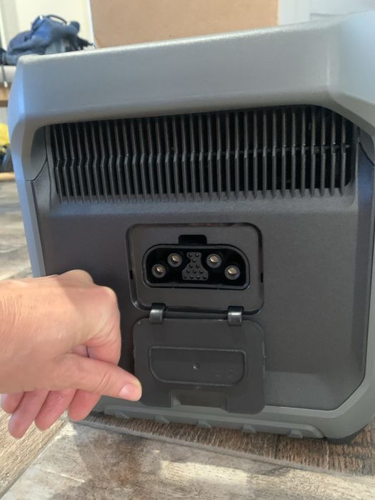 Продам нову  зарядну станцію Anker Solix C2000 Gen2