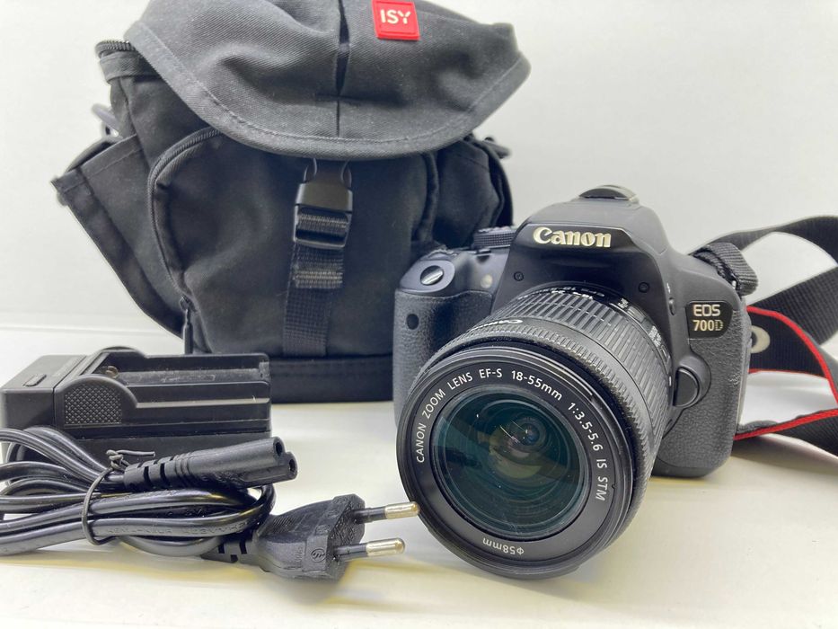 Lustrzanka Canon EOS 700d + obiektyw #superstan