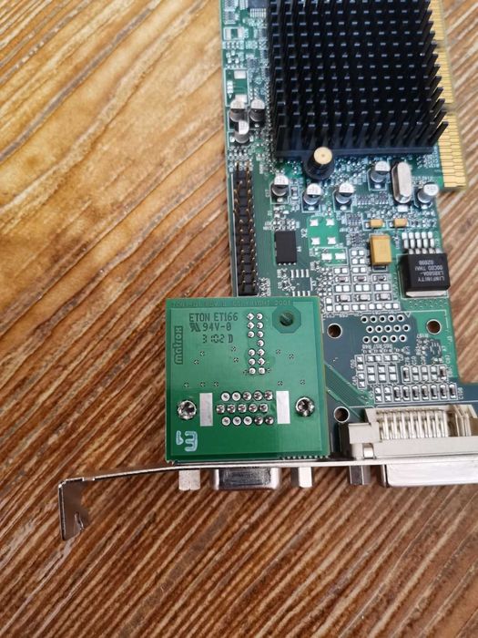 Видеокарта Matrox Millennium G550 G55+MDHA32DB 32mb AGP 4x/8x